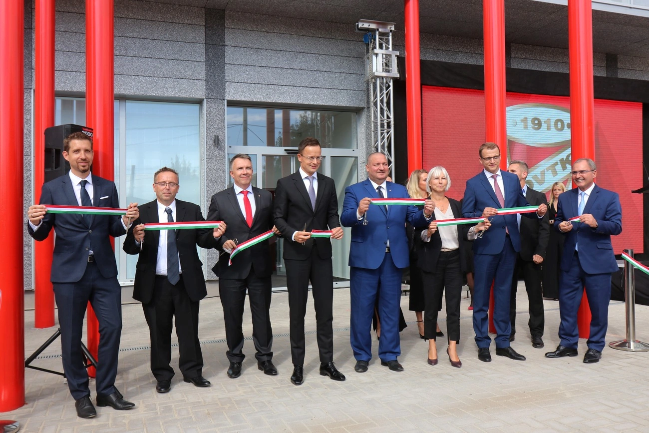 DVTK sportegészségügyi központ és birkózócsarnok átadása 