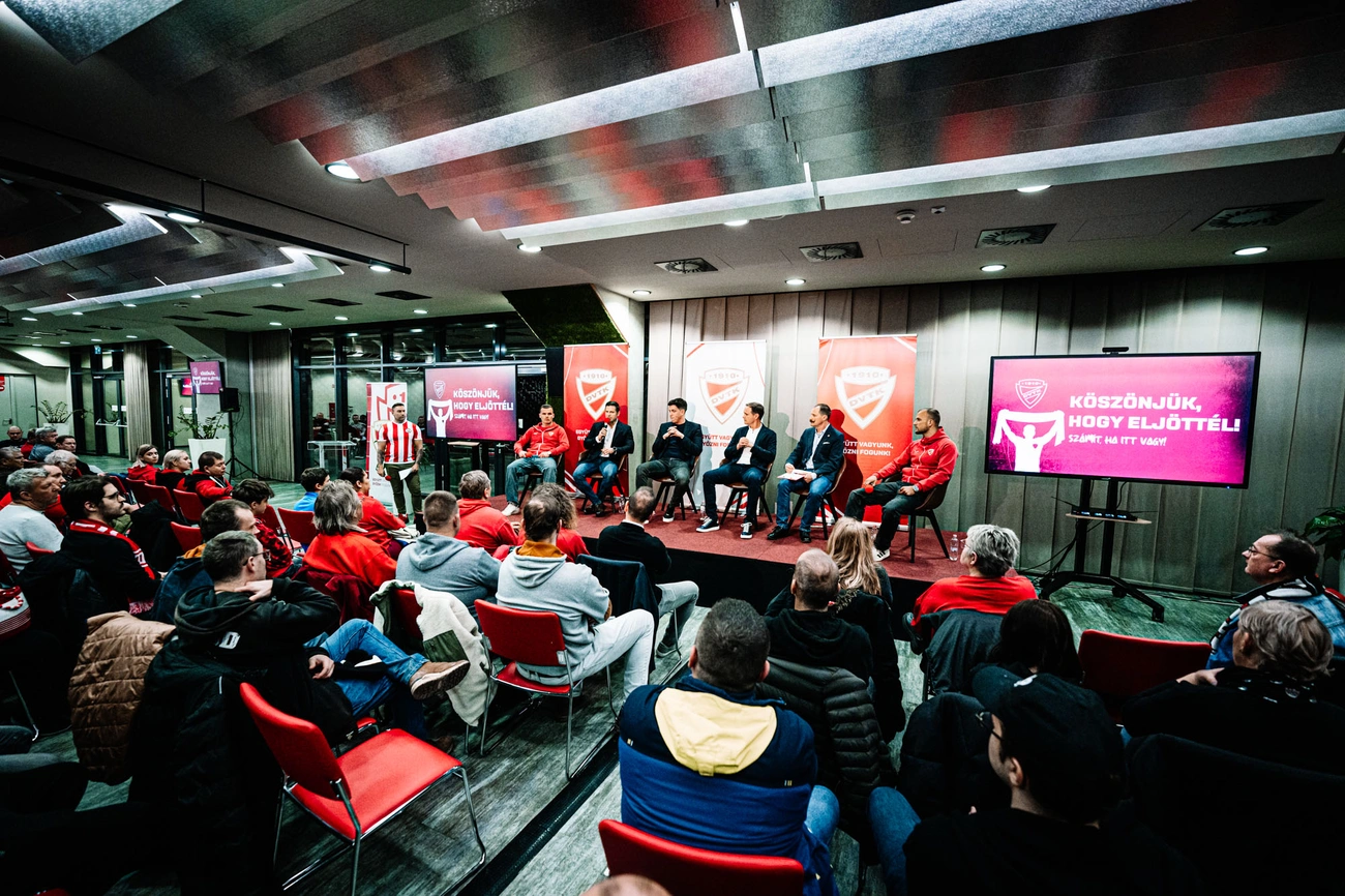 Szurkolói ankét a DVTK Stadionban 