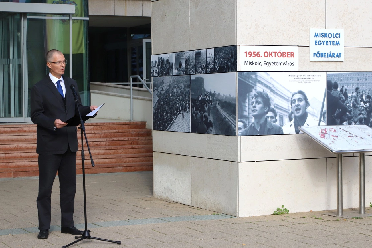 1956-os megemlékezeés a Miskolci Egyetemen 
