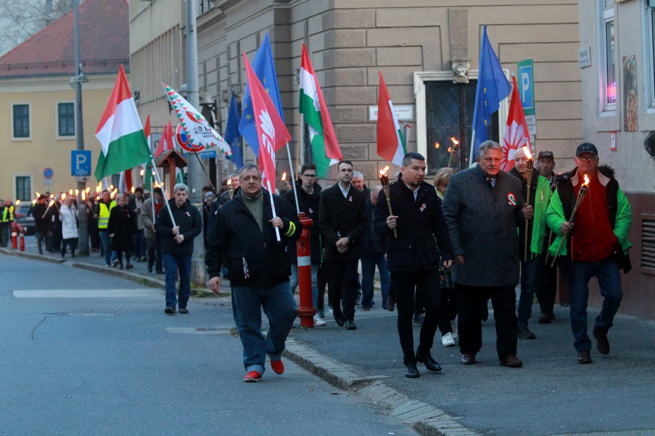 Fáklyás felvonulás 