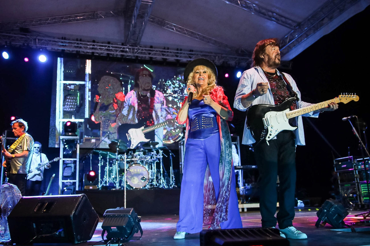 Fergeteg Party és Neoton koncert a Lovagi Tornaák Terén  