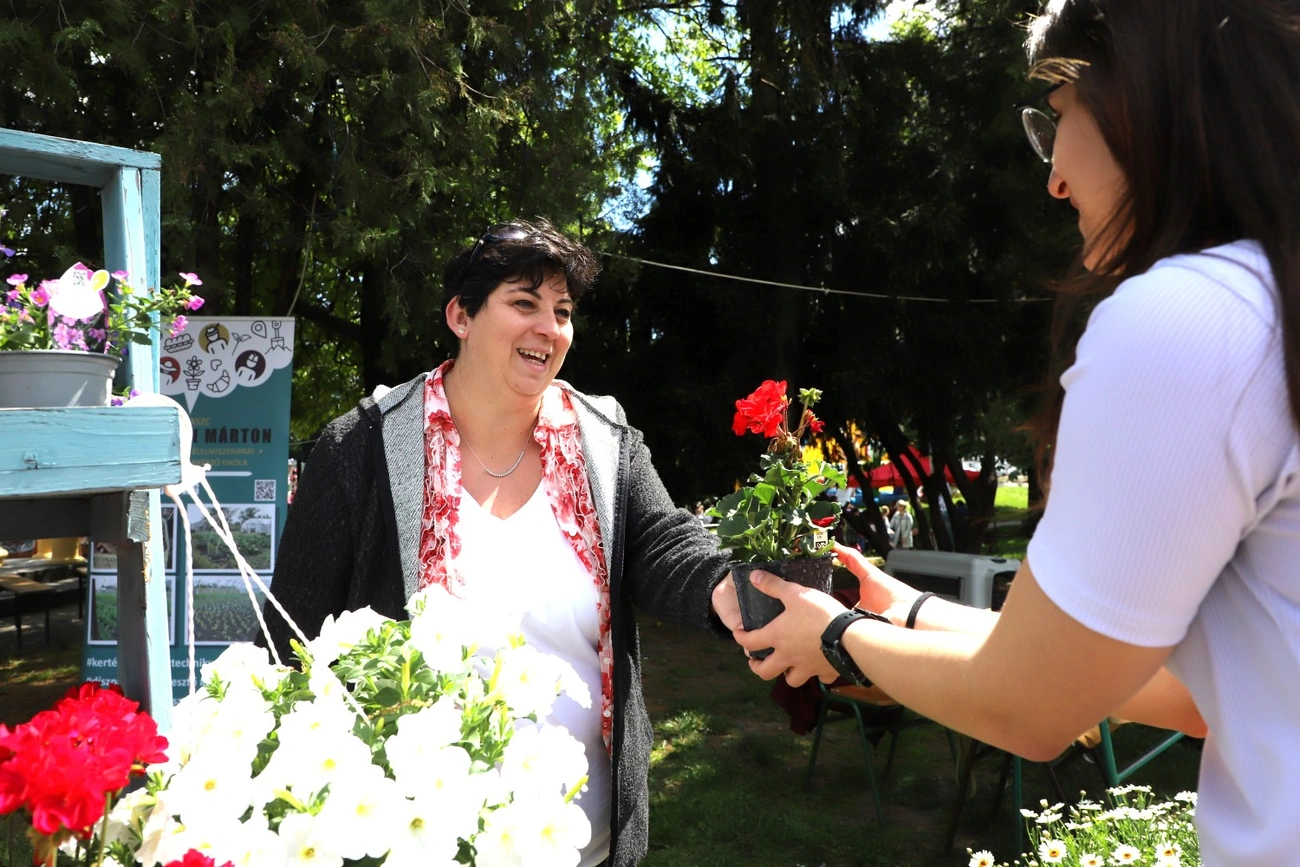 Florens virágkiállíátás a Szent István téren 