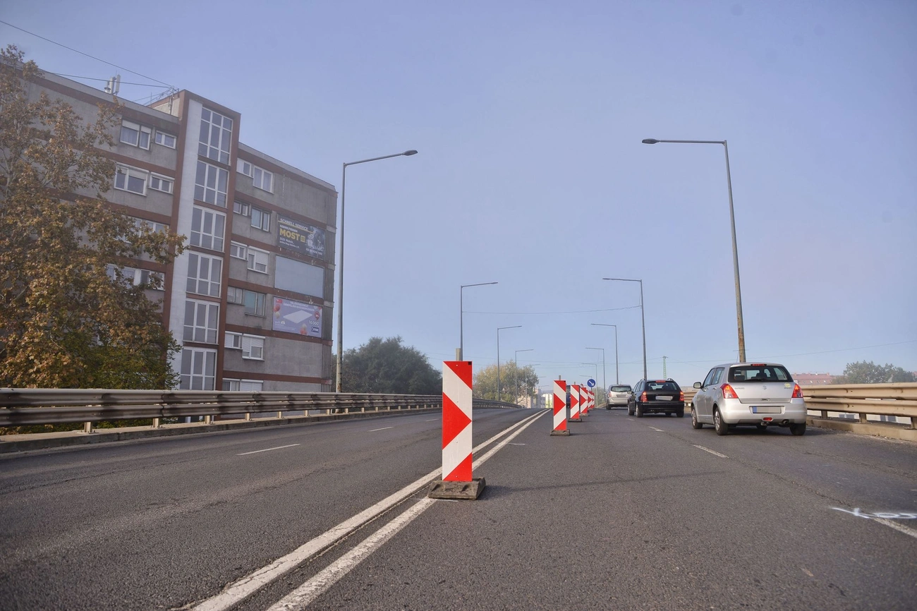 Ideiglenes forgalomelterelés a Gömöri felüljárón 