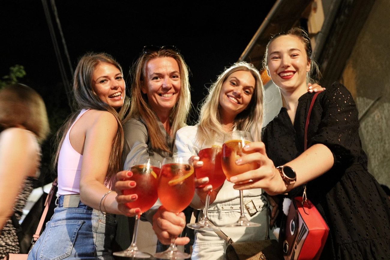 Fröccsfesztivál a történelmi Avason 