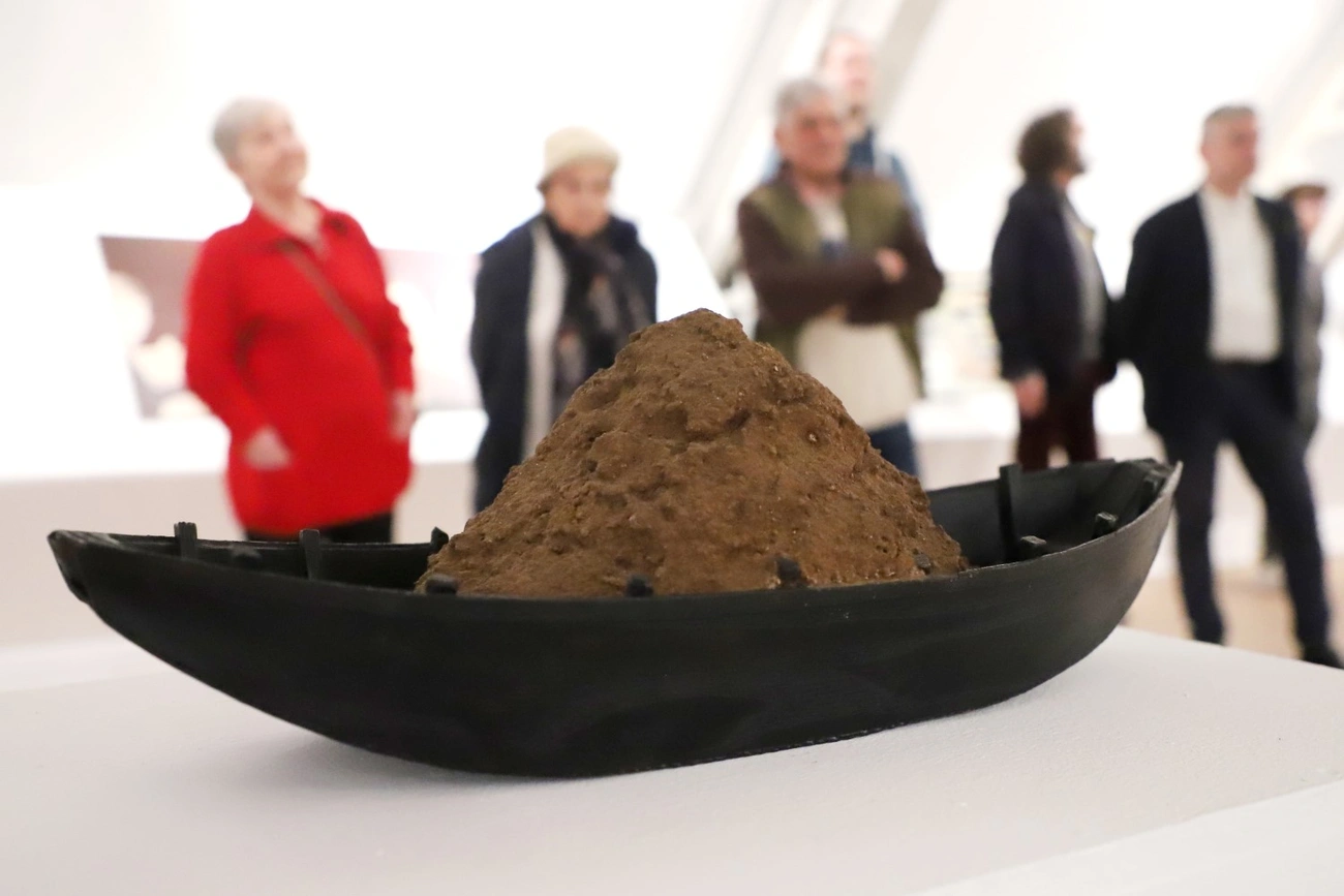 Enyém-Tiéd-Miénk, Fogyasztanak valamit? kortárs kiállítás