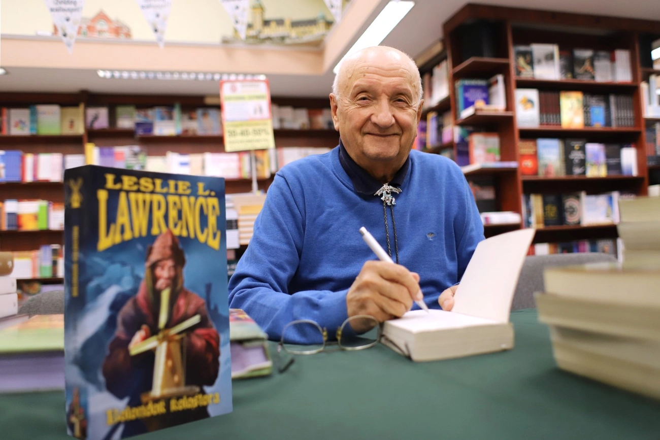 22 éves a Géniusz - Lőrincz L. László dedikált 