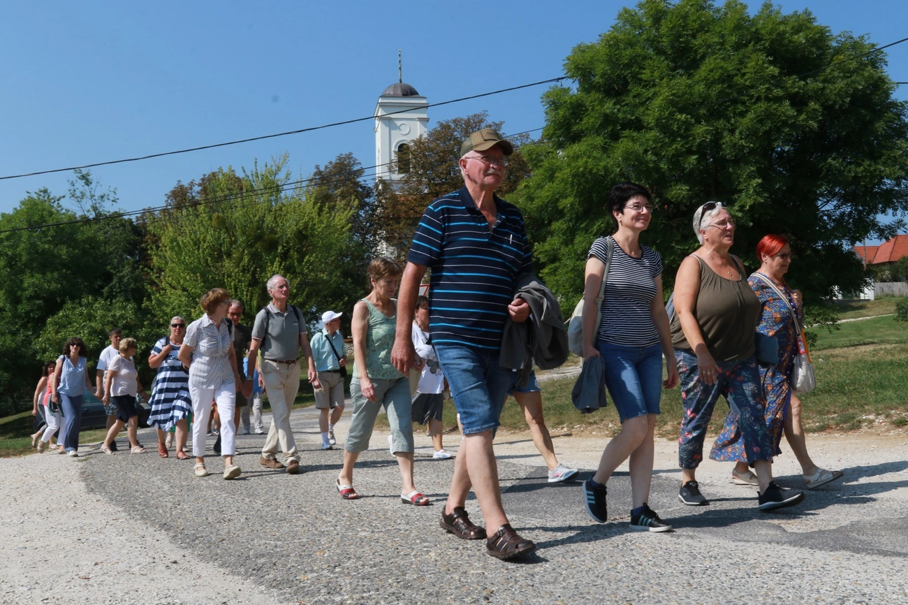 Görömbölyi séta idegenvezetővel 