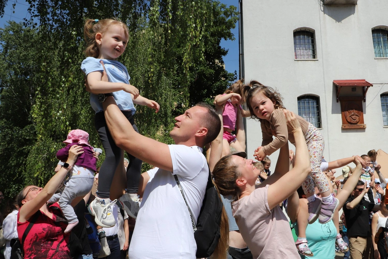 "Gyereket a magasba" - a Három Királyfi, Három Királylány Alapítvány rendezvénye 