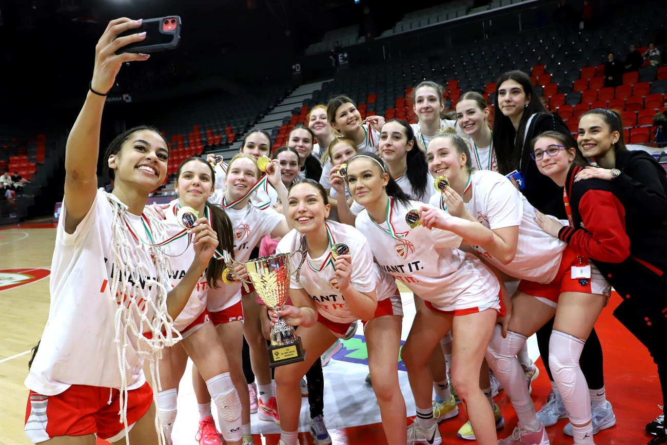 Hepp-kupa bajnokavató 