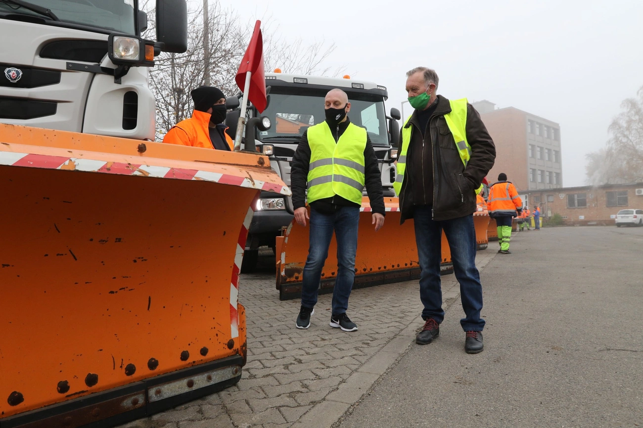 Gépszemle - elindult a hóügyelet 