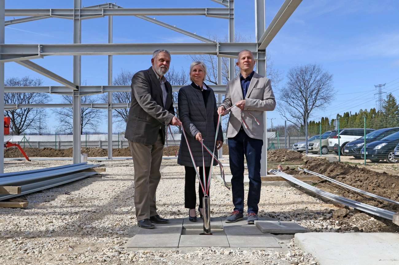  Felsőzsolcai Inkubátorház bővítésének alapkőletétele 