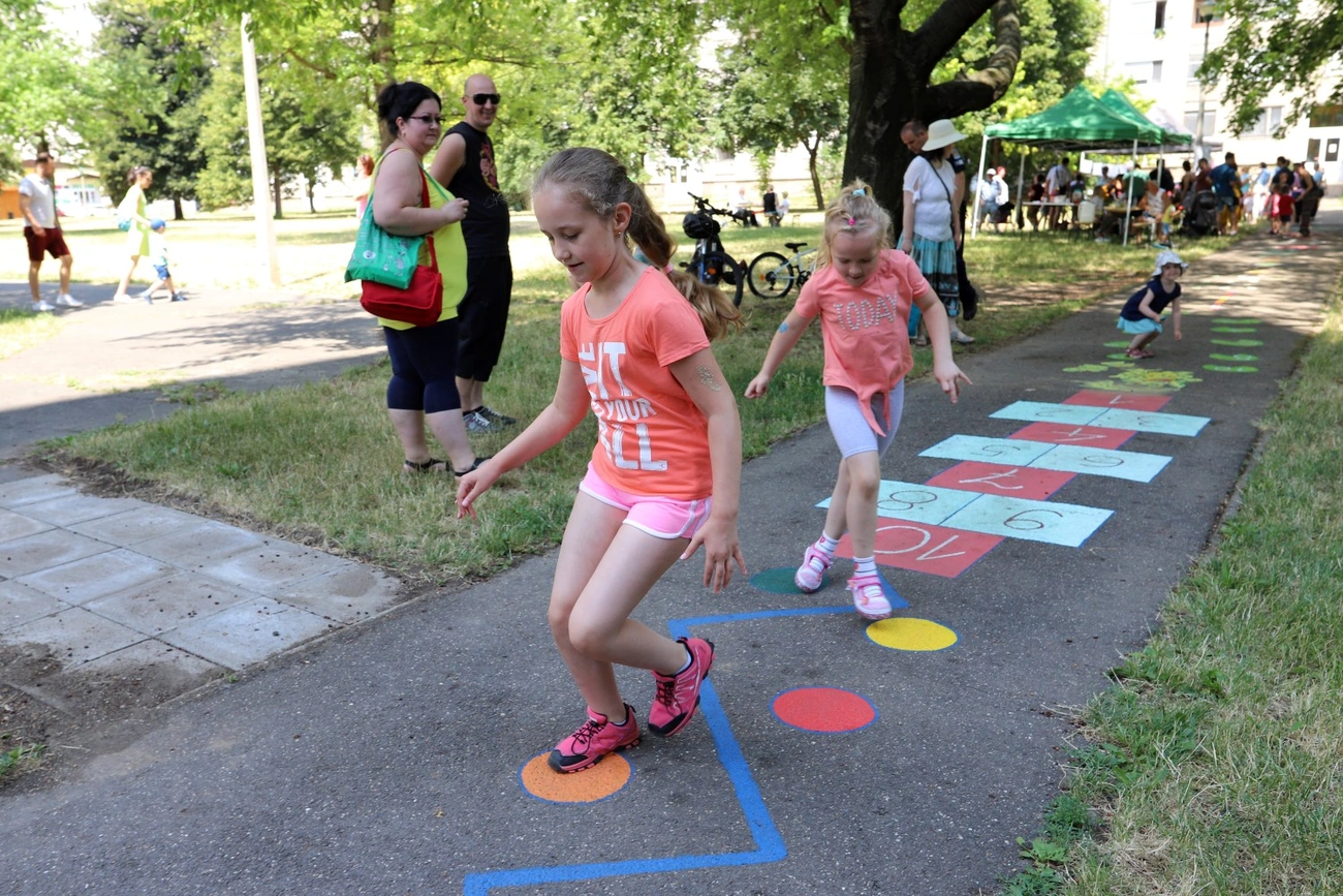Játszd újra, Győri kapu 