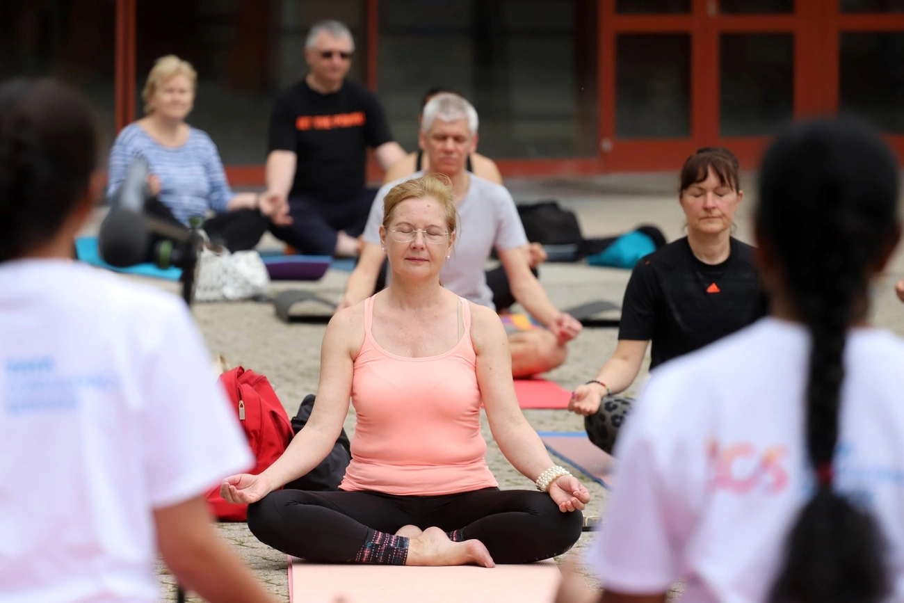 Nemzetközi Jóganap: jógázás a Népkertben 