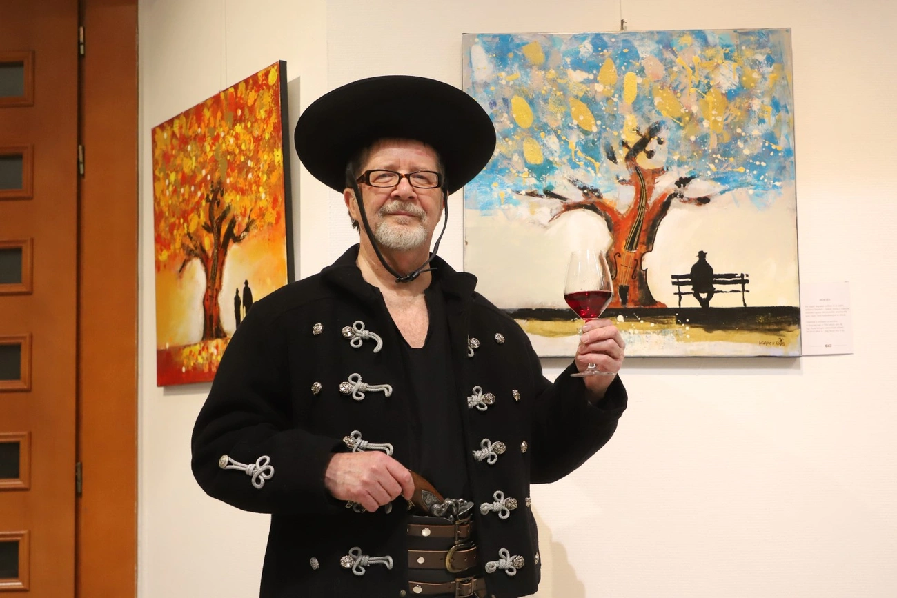 Képes Tibor kiállítása a Művészetek Házában