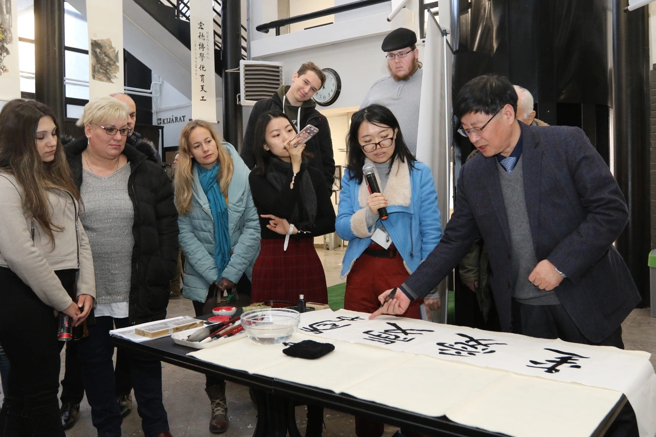 „A kínai kalligráfia és festőművészet remekei” kiállításmegnyitó 