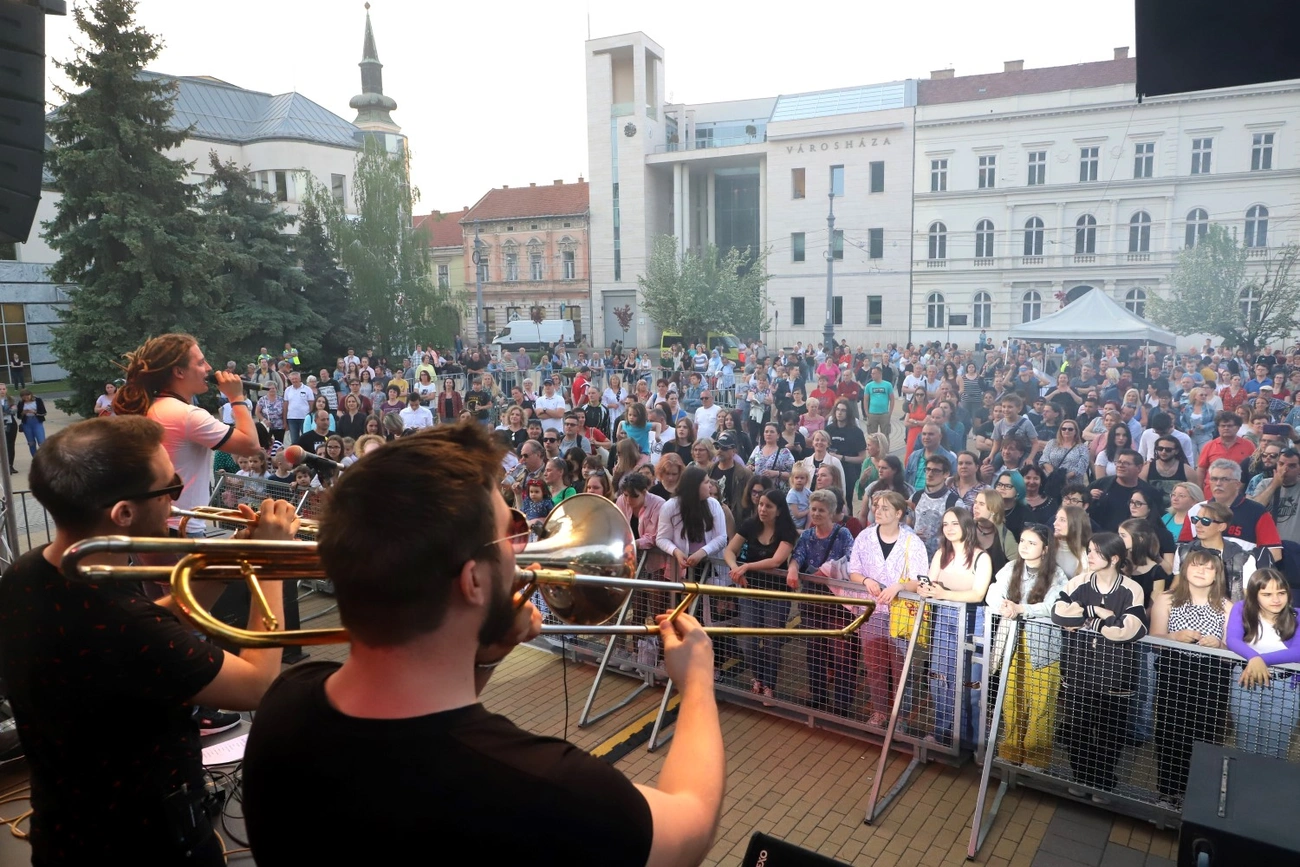 Városnapi koncertek: Sky Fanatic és Carson Coma 