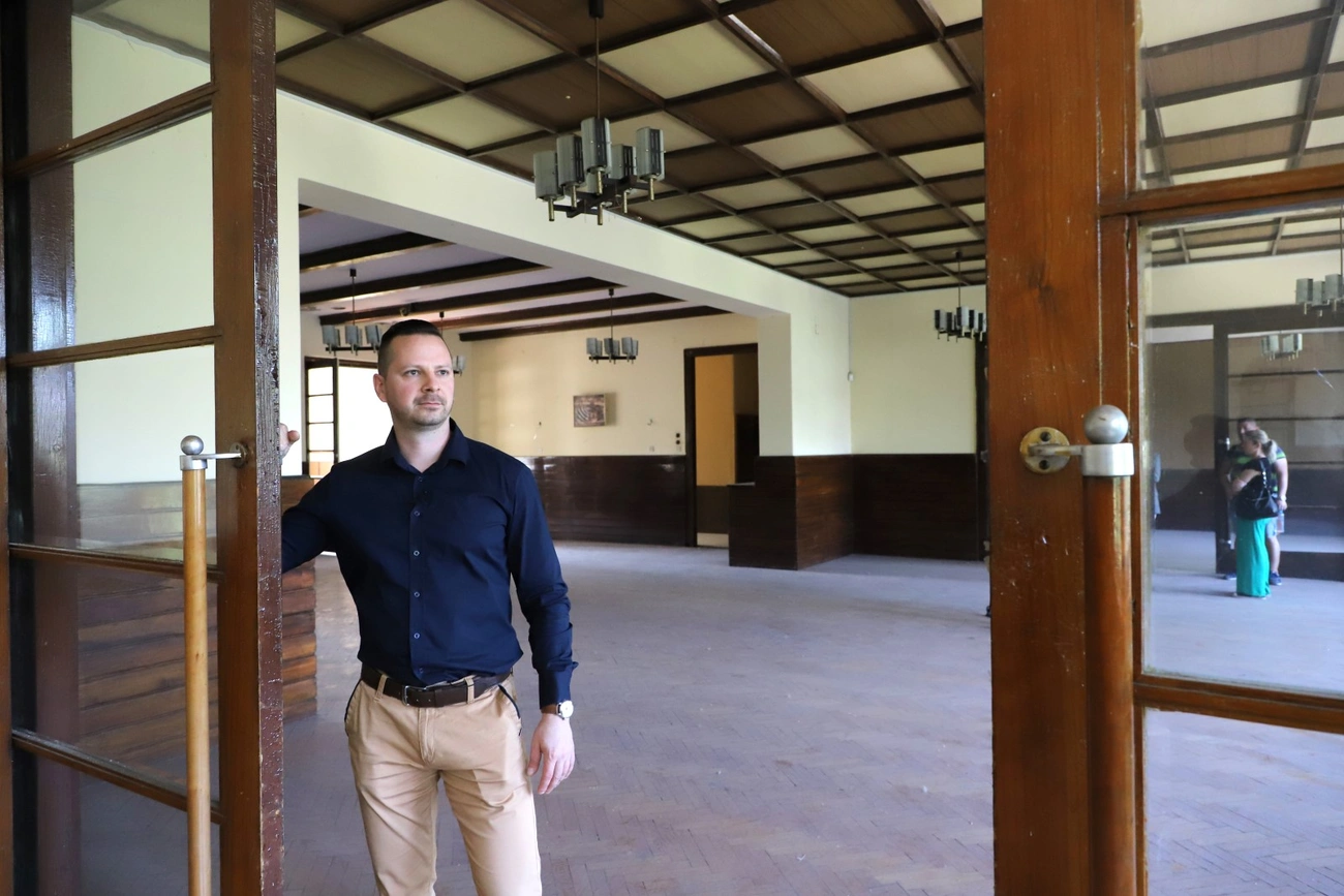 Új gazdára vár az egykori LKM vendégháza 