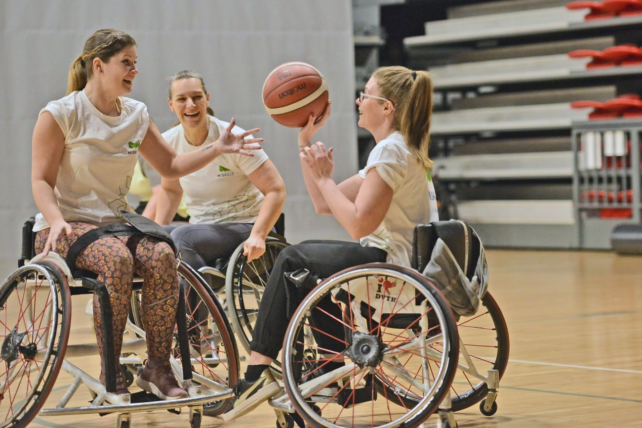 Kosárlabda mérkőzés a Magyar Parasport Napján 