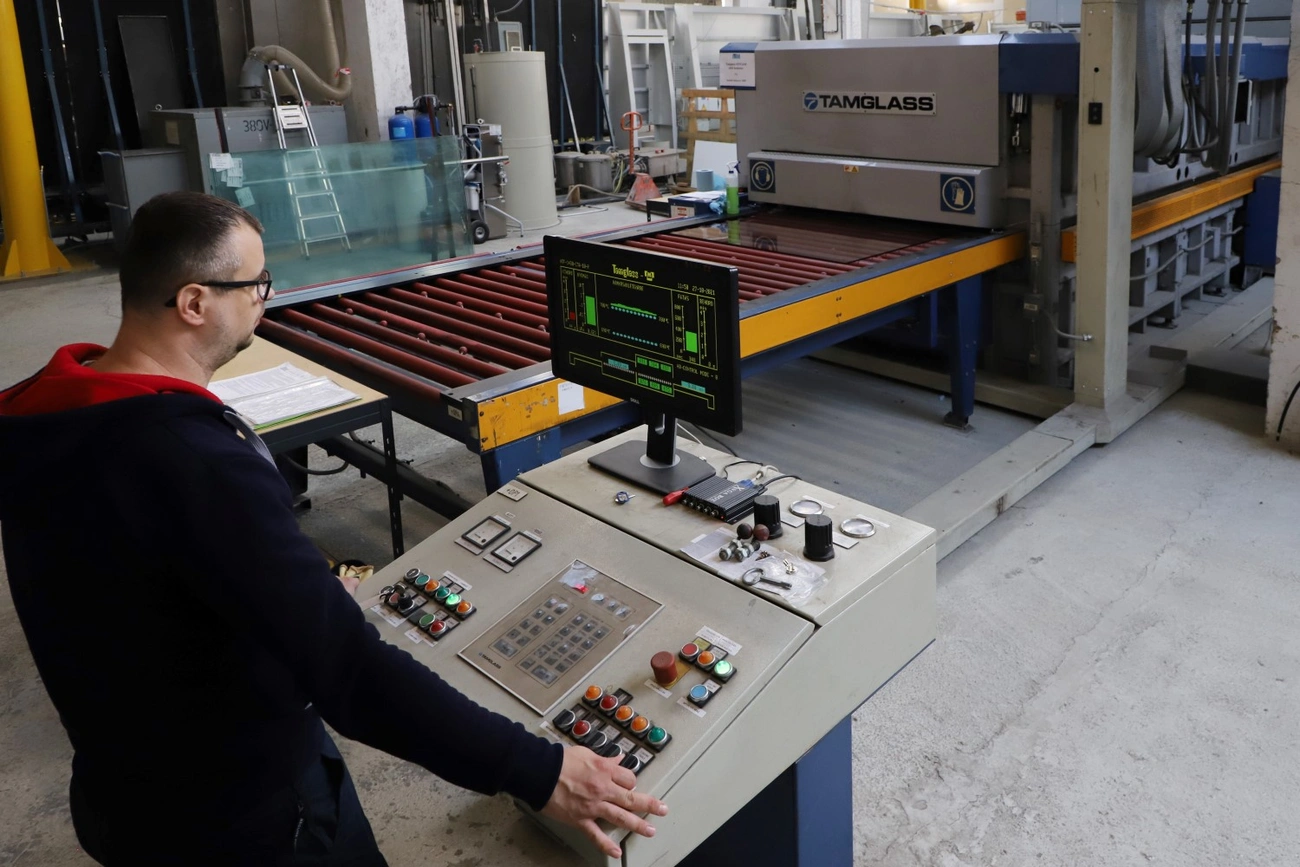 Gépsor átadás a Mályi Glass Kft.-nél