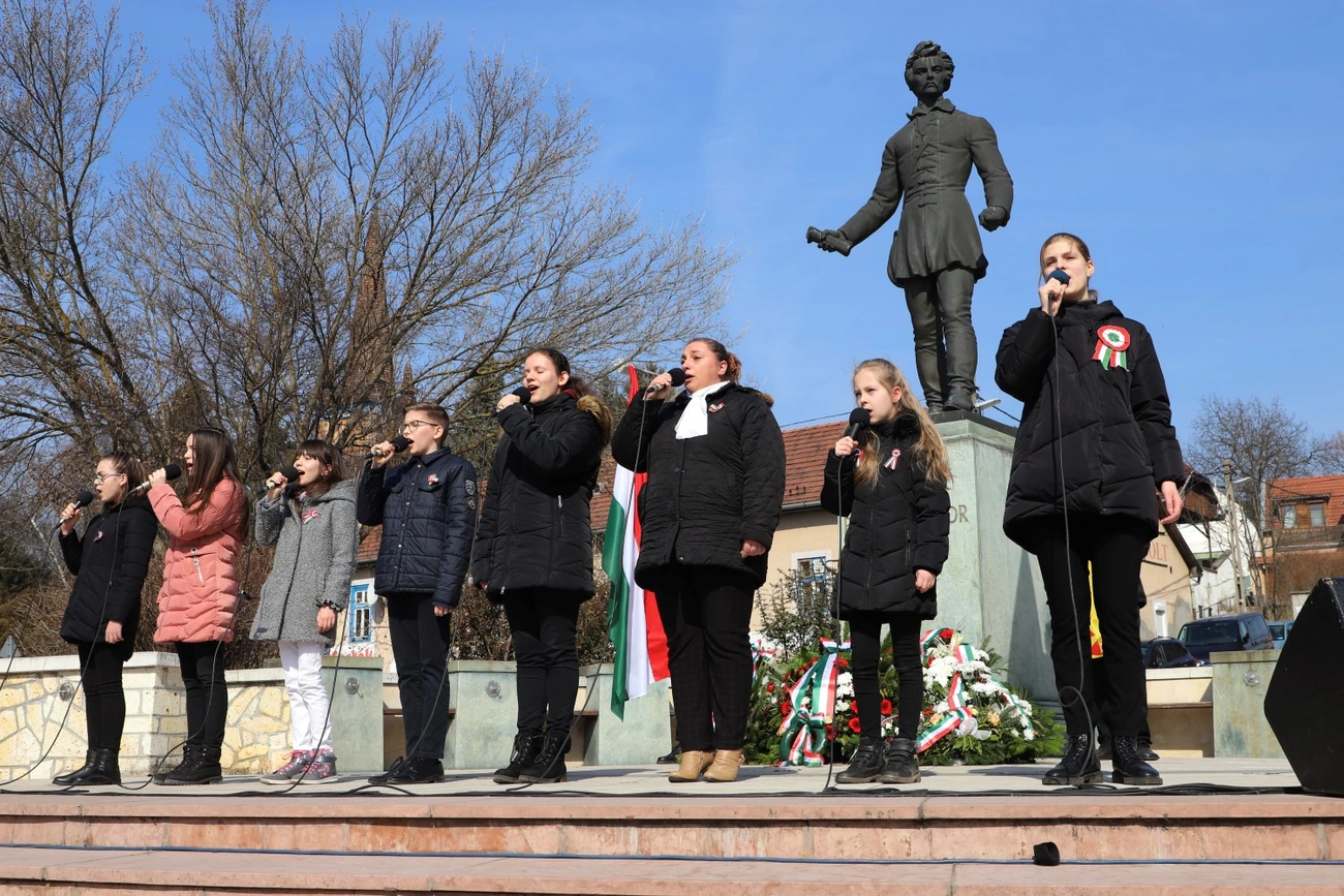 Koszorúzások március 15-én II. 