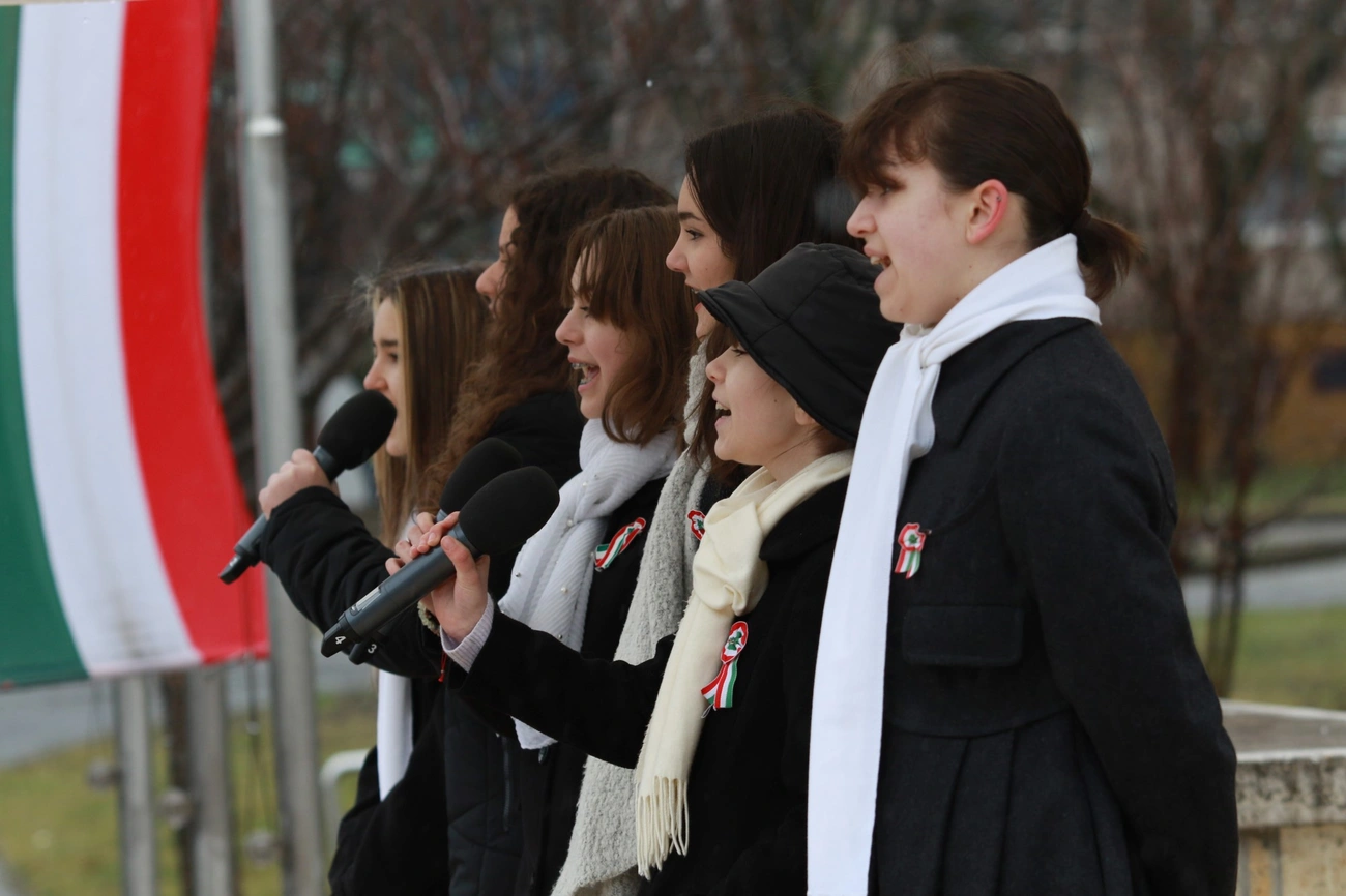 Március 15. - megemlékezés a Petőfi téren 