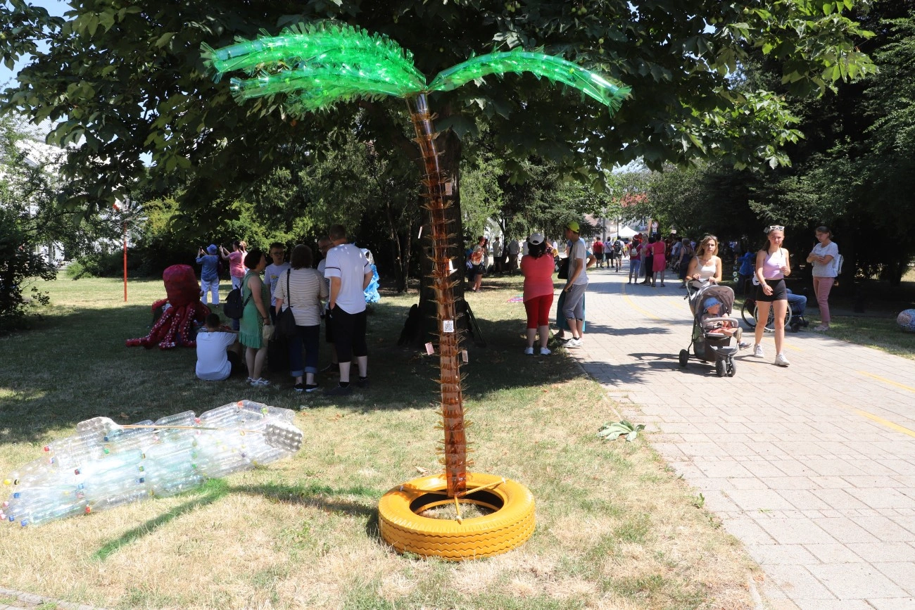 Bolygónk és az emberek tisztelete - kiállítás a Martinos tanulók munkáiból 