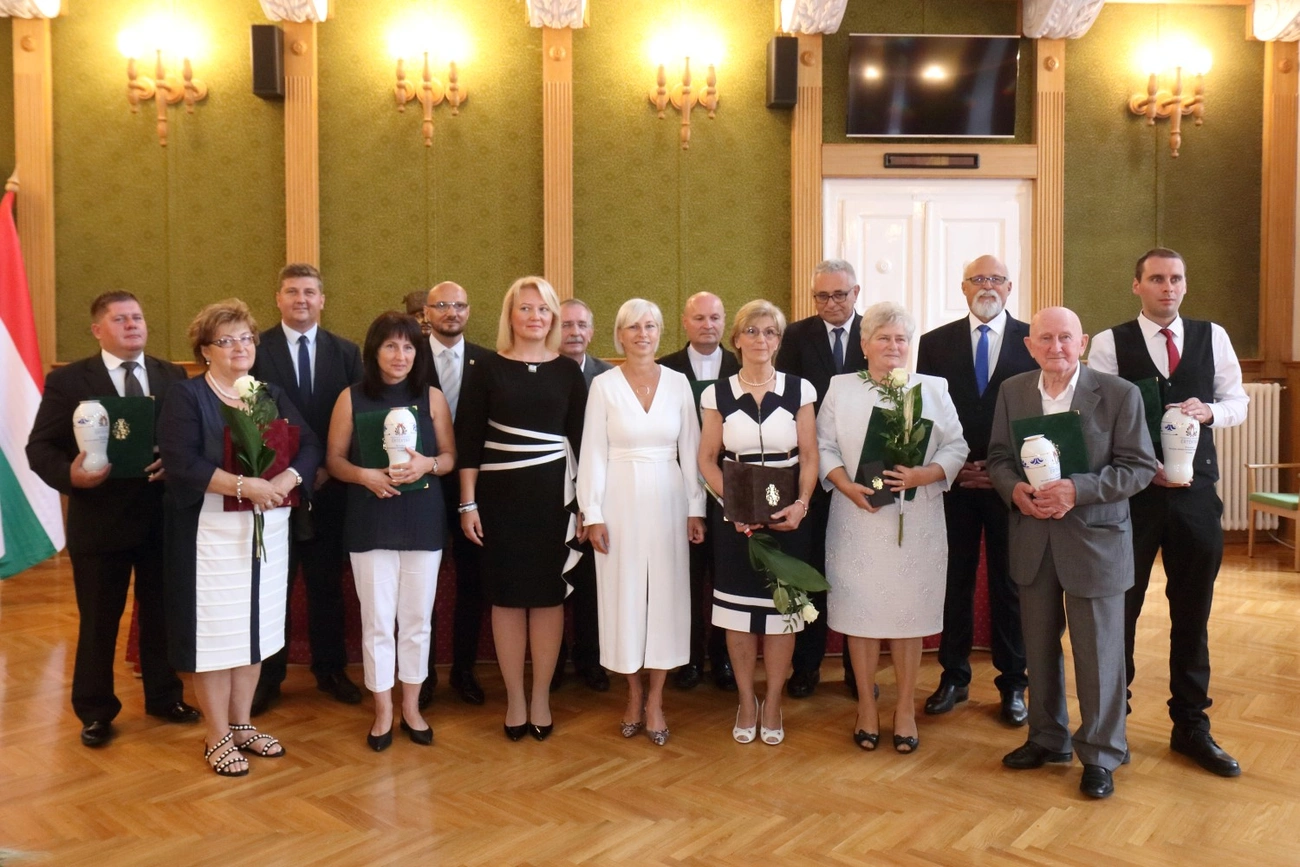 Ünnepi közgyűlés a megyeházán 