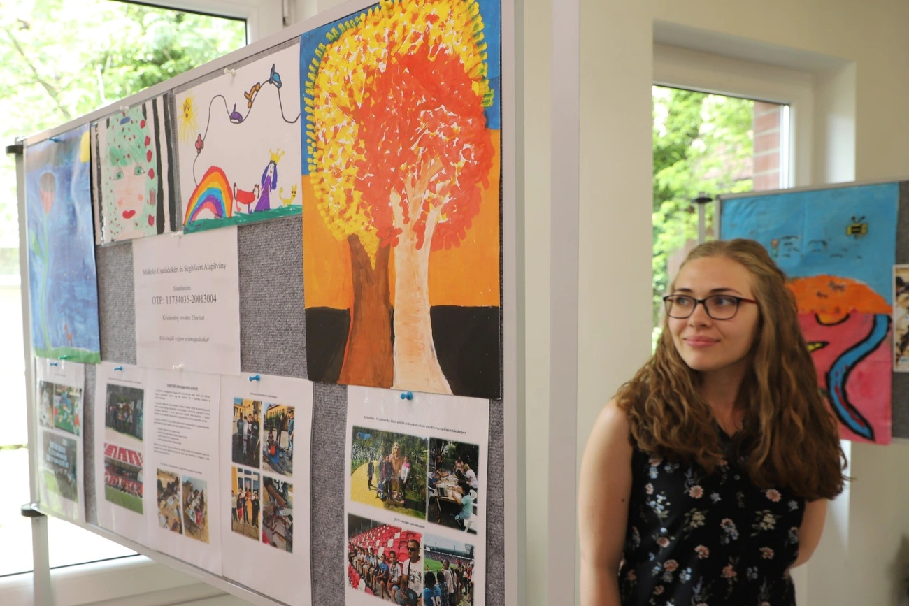 Kiállítás megnyitó a Meszegyiben 