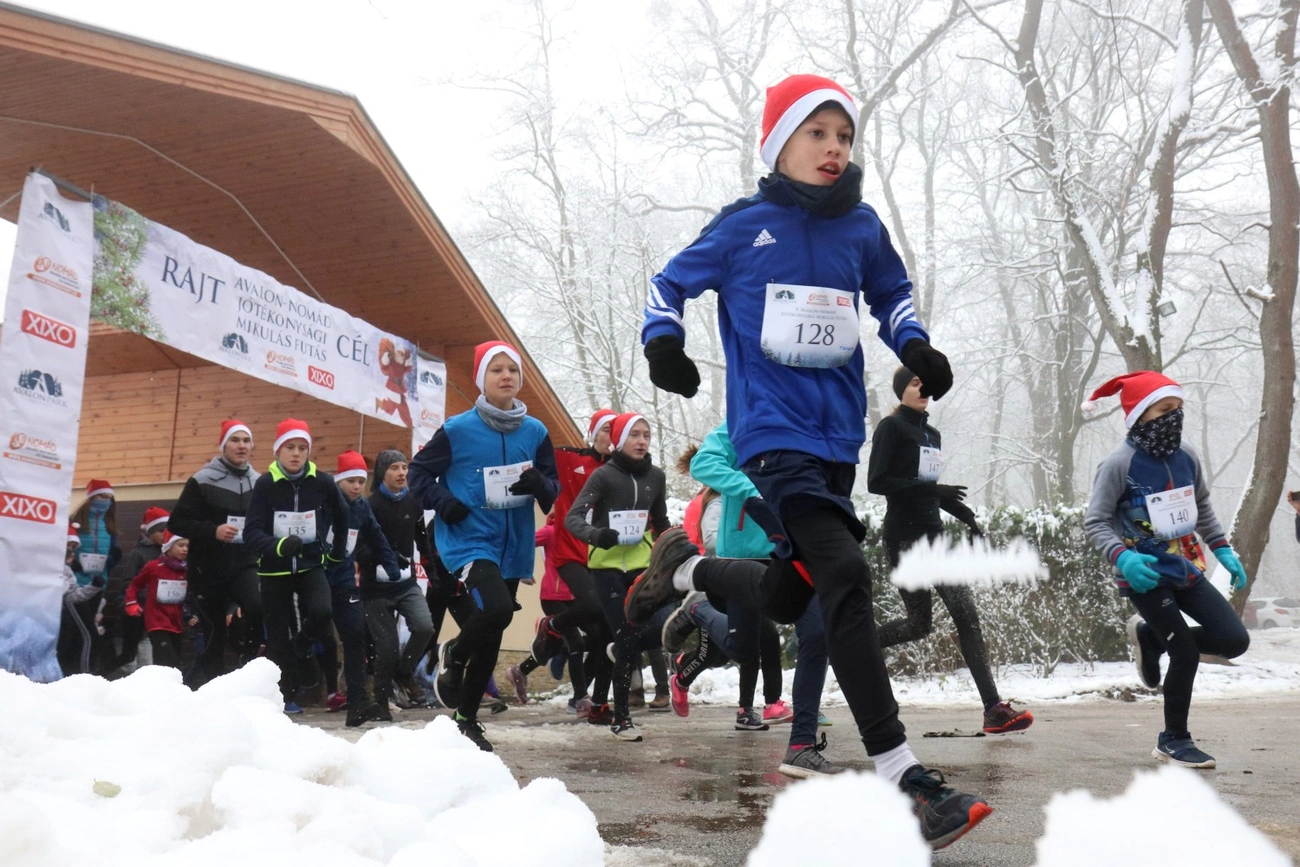 Avalon - Nomád jótékonysági Mikulás Futás 