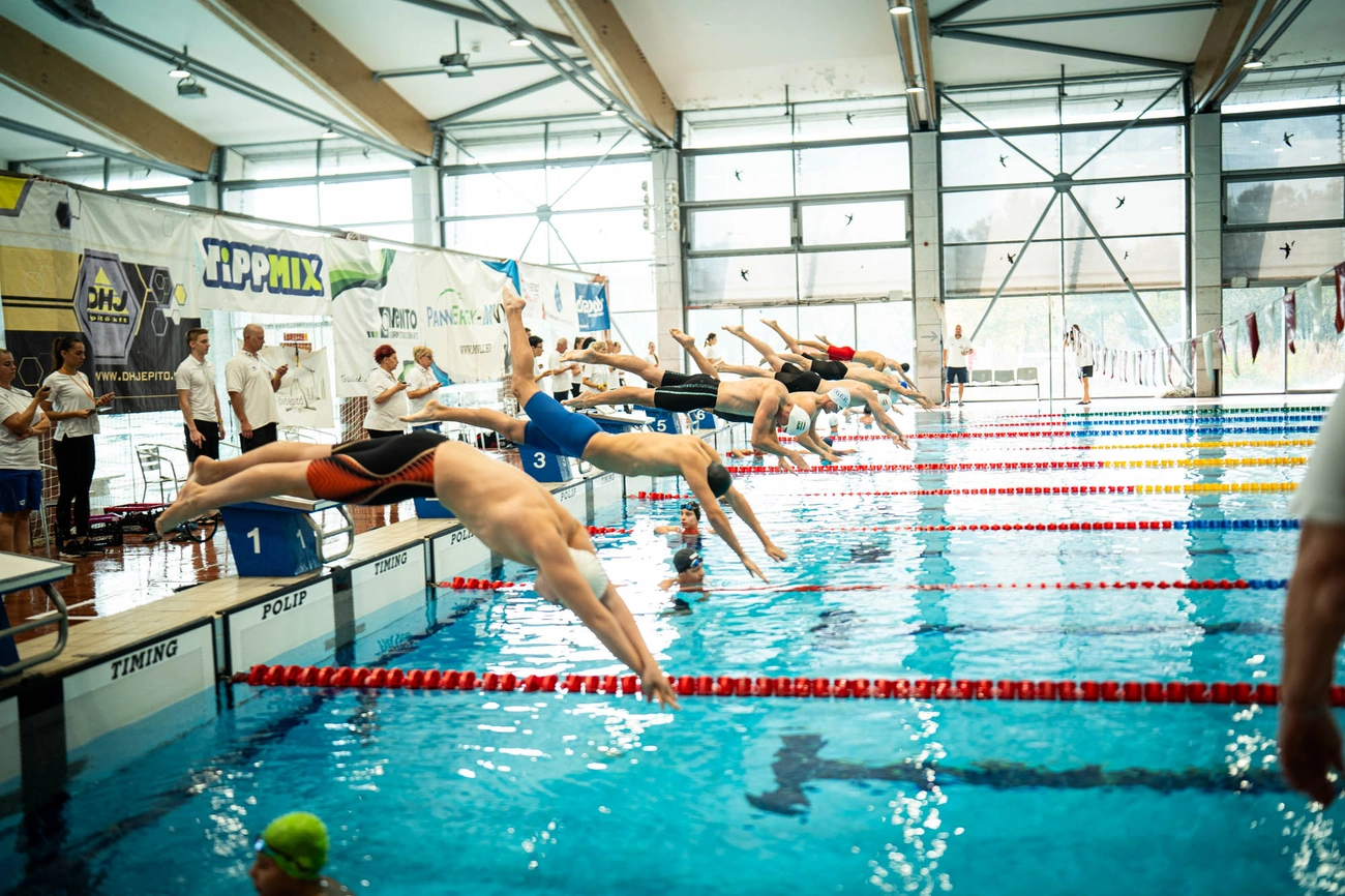 IV. MiReHu Kupa Testvérvárosok Nemzetközi Úszóverseny