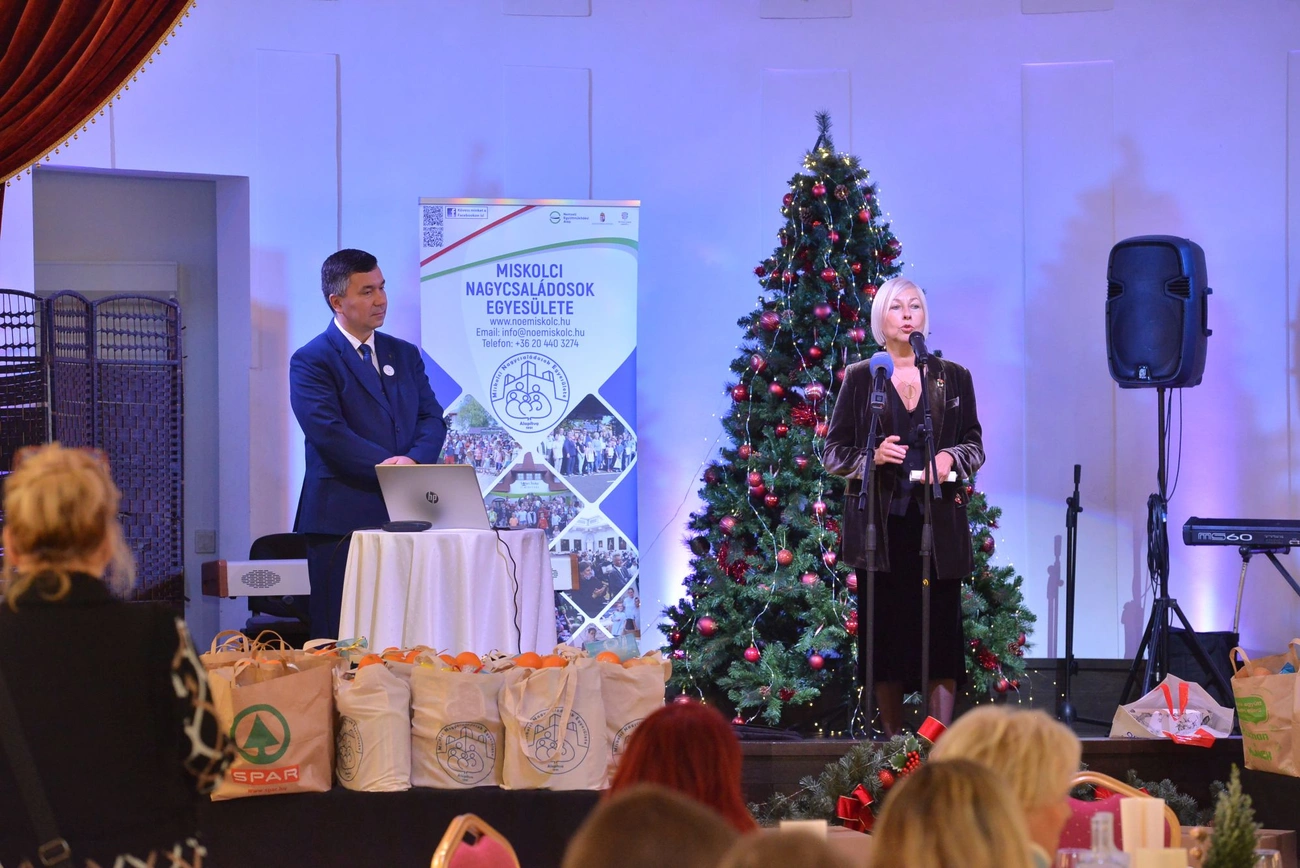 A Miskolci Nagycsaládosok Egyesületének Karácsonyváró Ünnepsége 