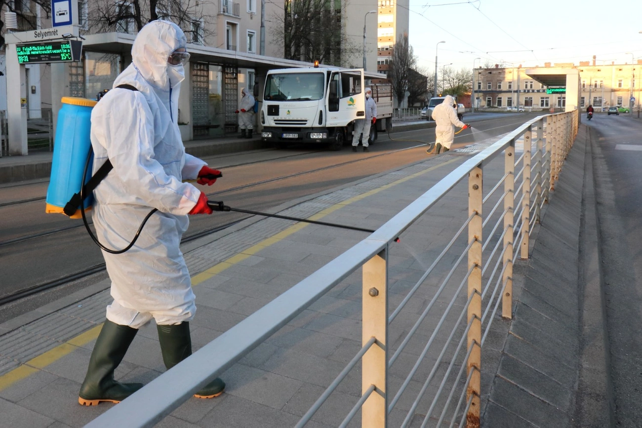 MVK megállók fertőtlenítése 