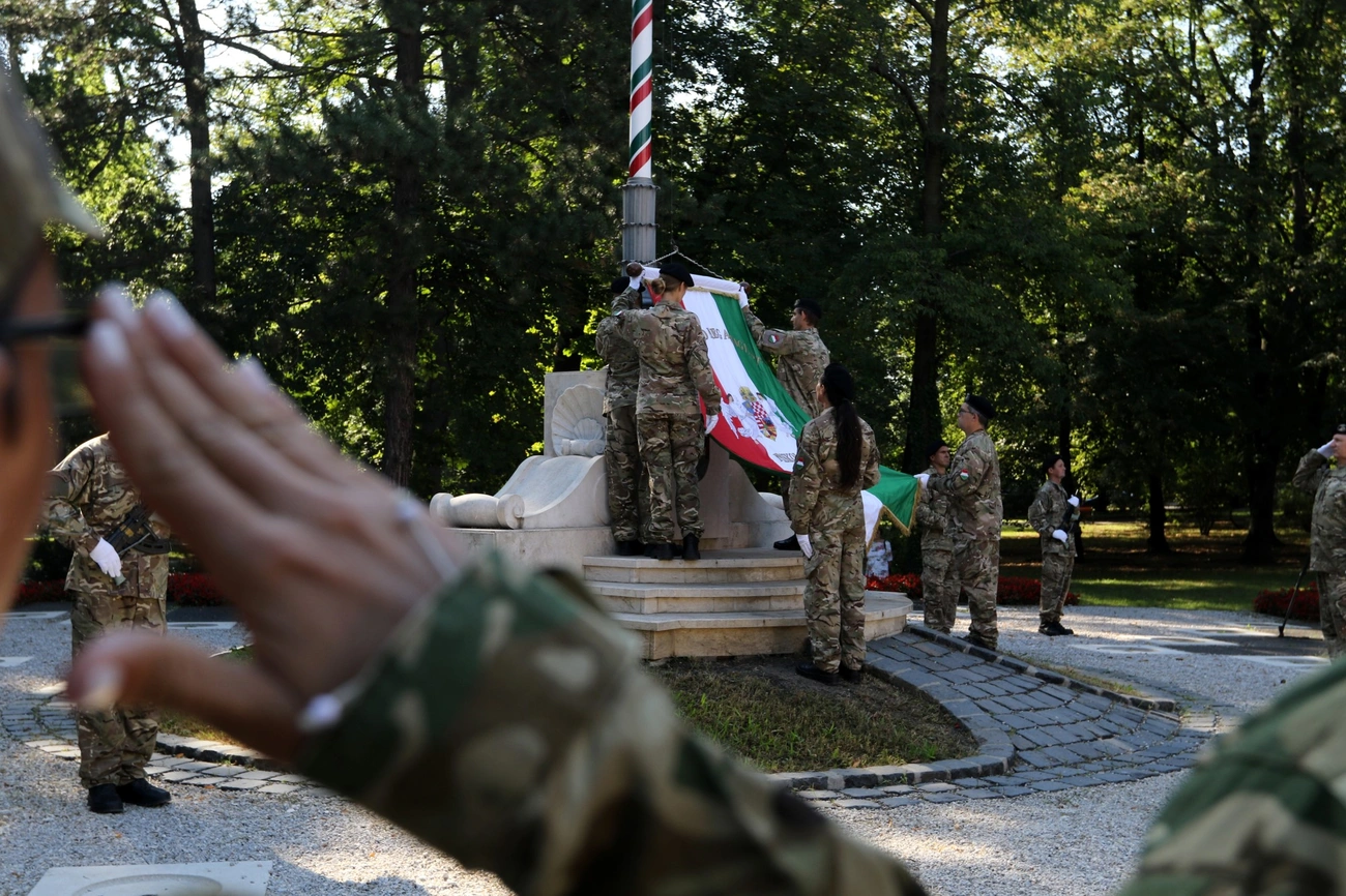 Zászlófelvonás a népkerti országzászlónál 