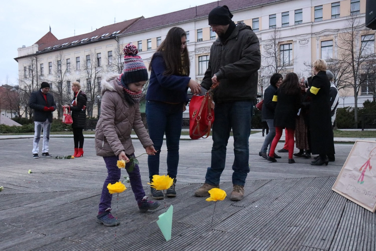 Legyen Nőnap tüntetés testvérrendezvénye a Hősök terén 