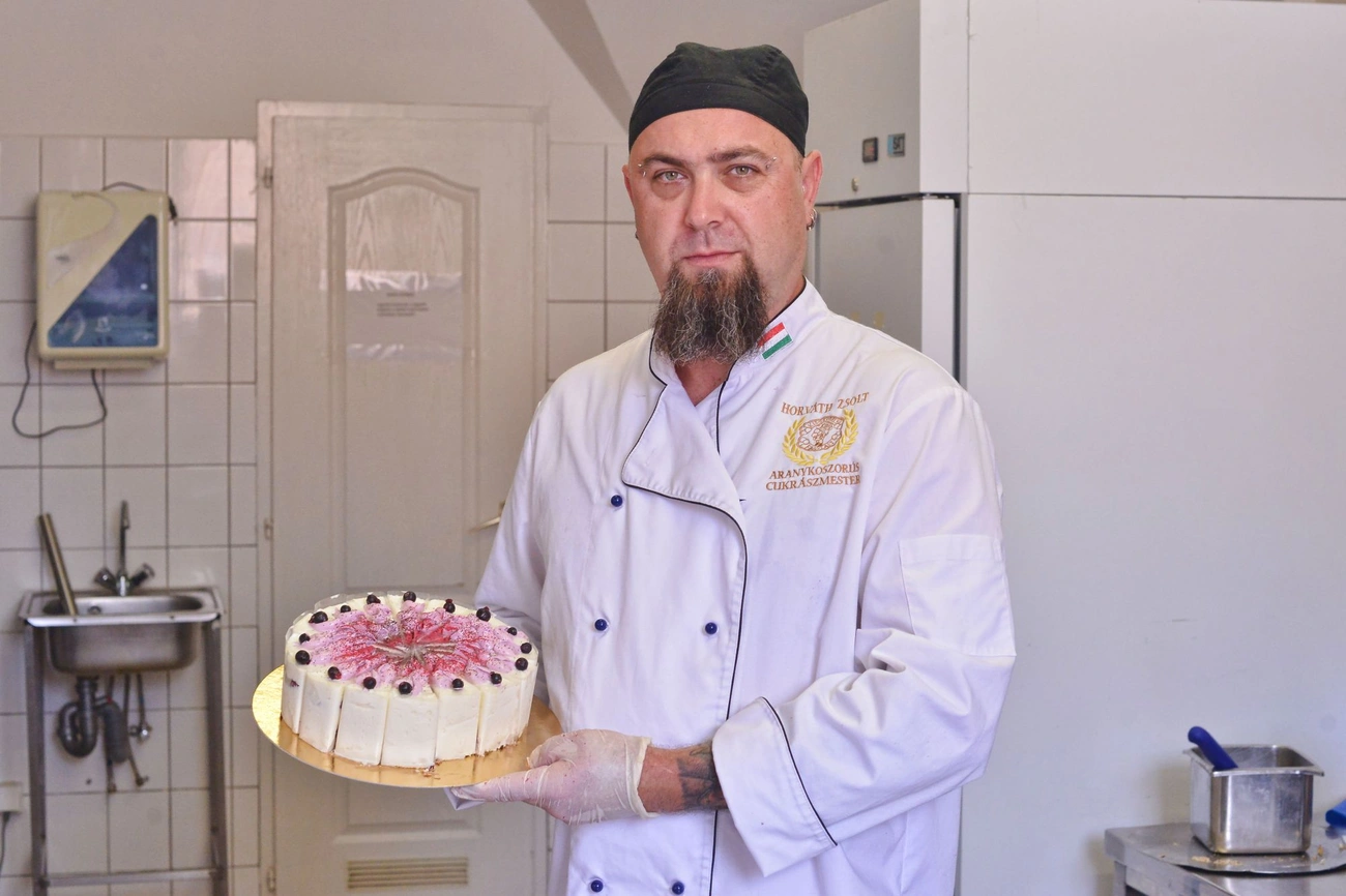 Országtorta, Kisgergely diósgyőri műhely 