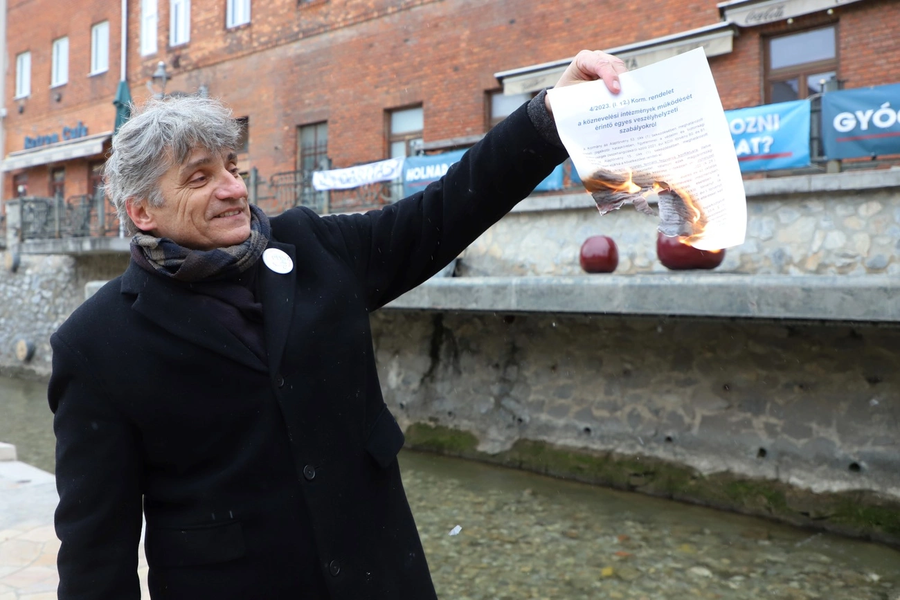 Rendhagyó társadalomismeret óra a Szinva teraszon 