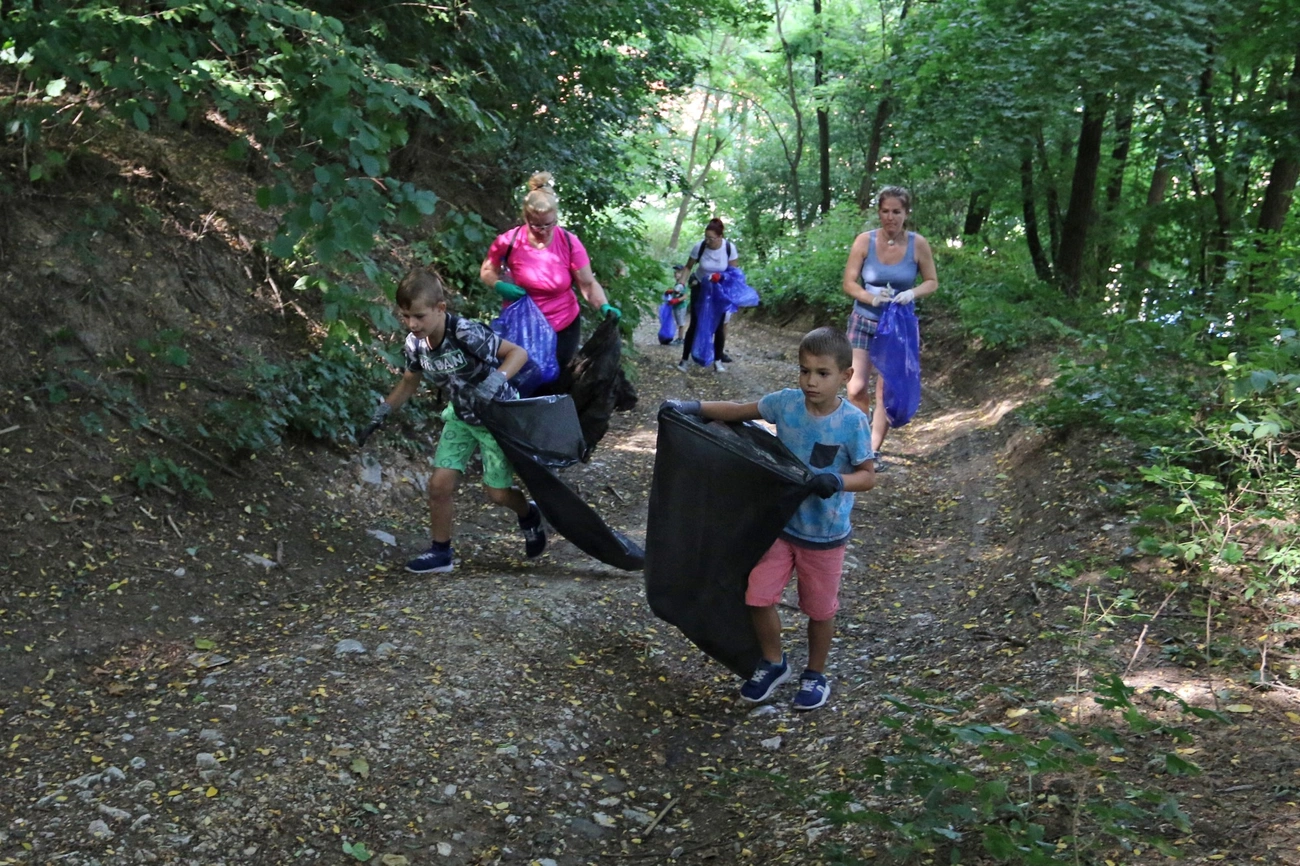 Pereces szemétszedés