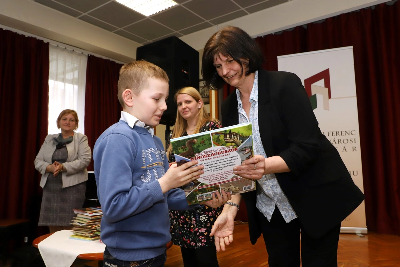 Rajzpályázat eredményhirdetés és kiállítás a megyei könyvtárban 