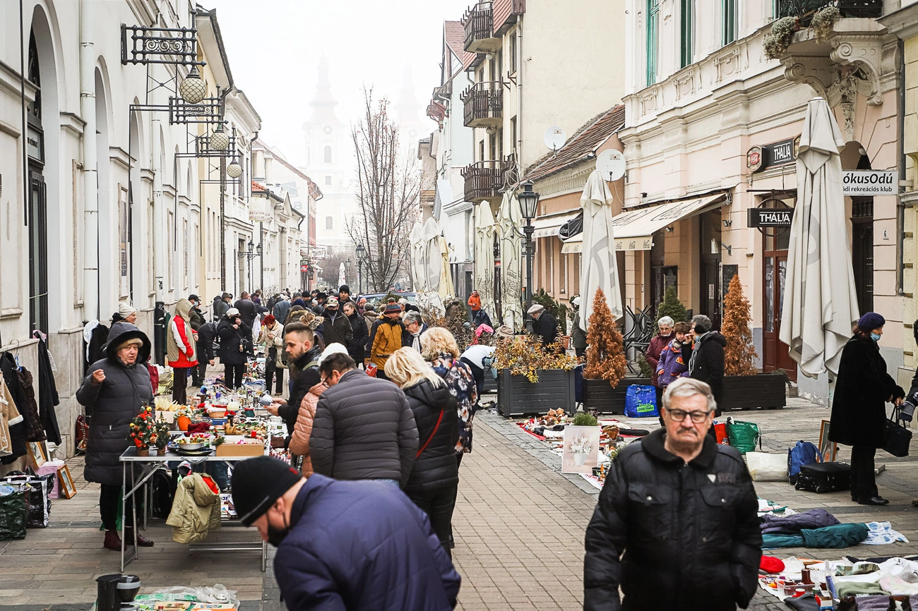 Régiségvásár aranyvasárnap  