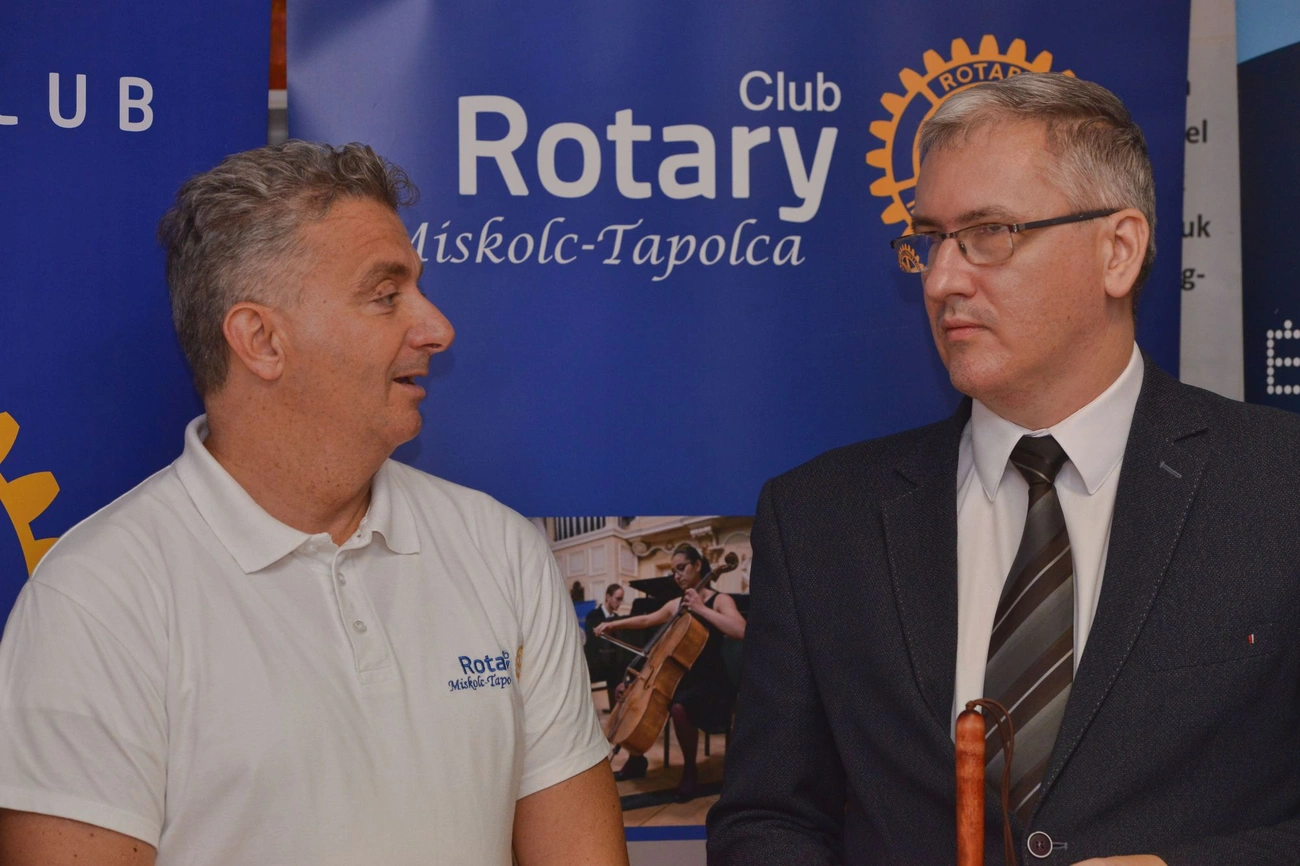 Rotary Club Miskolctapolca - Szűrőnap a Fehér Bot Napja alkalmából 