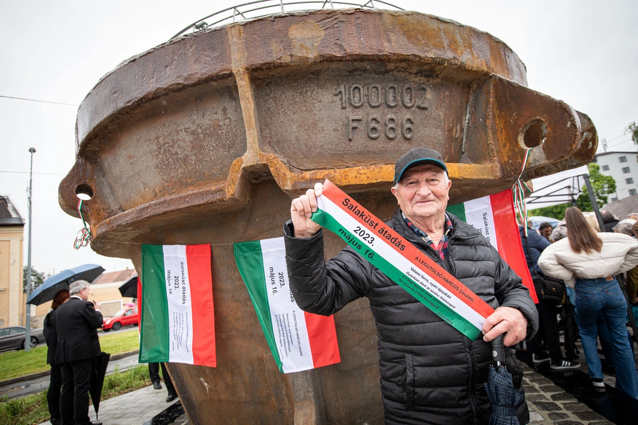 Átadták a Kohászati emlékművet  
