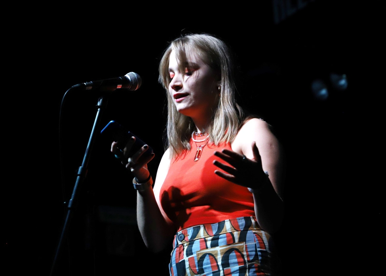 Slam Poetry a Helynekemben 