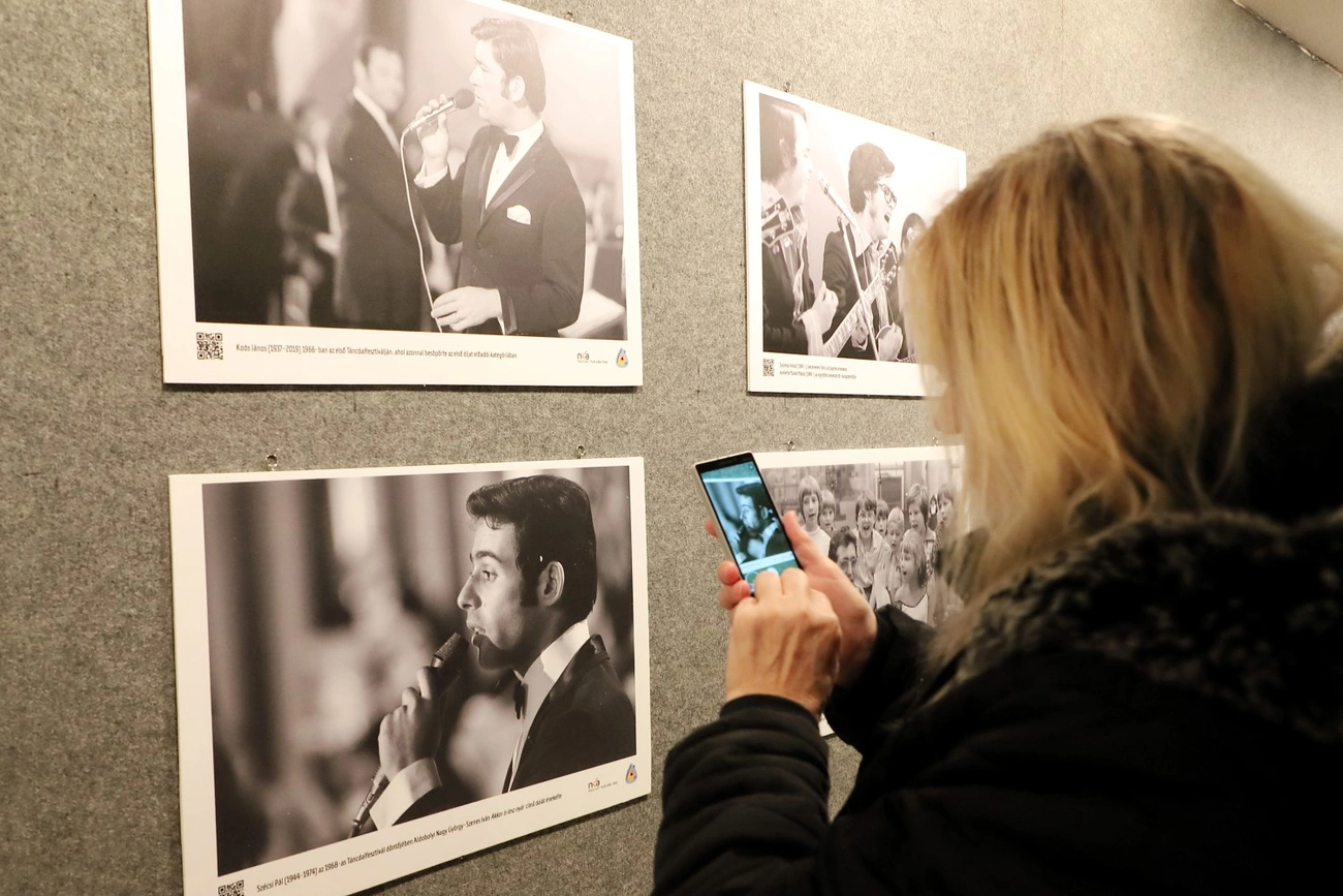 Szalay Zoltán - Azok a rockzenészek című fotókiállítása az Ifiházban 