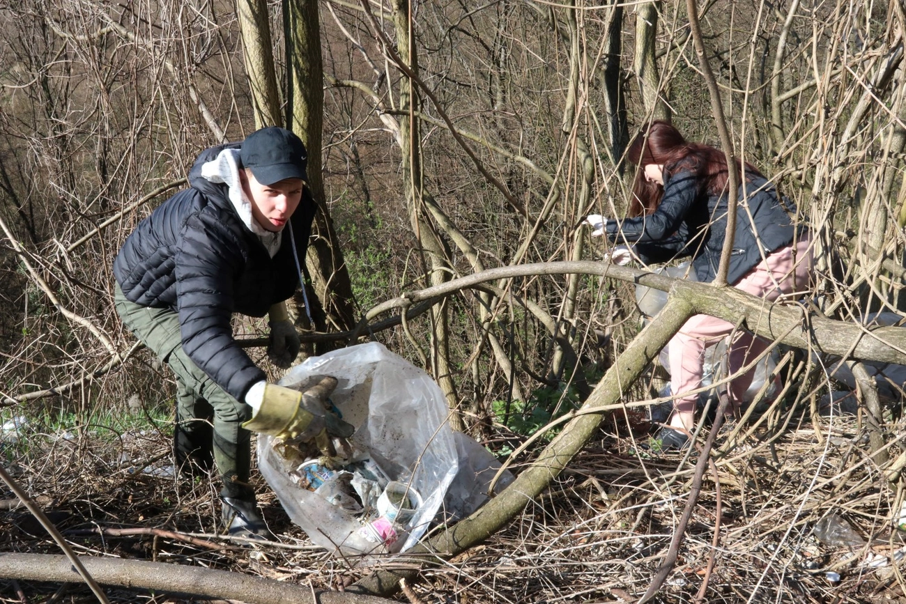 Szemétszedés Perecesen a tisztább Bükkért