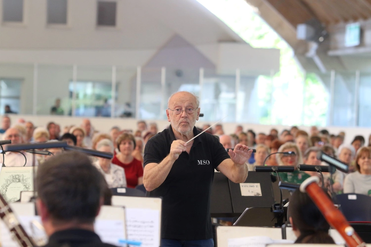 Promenád koncert a jégpályán