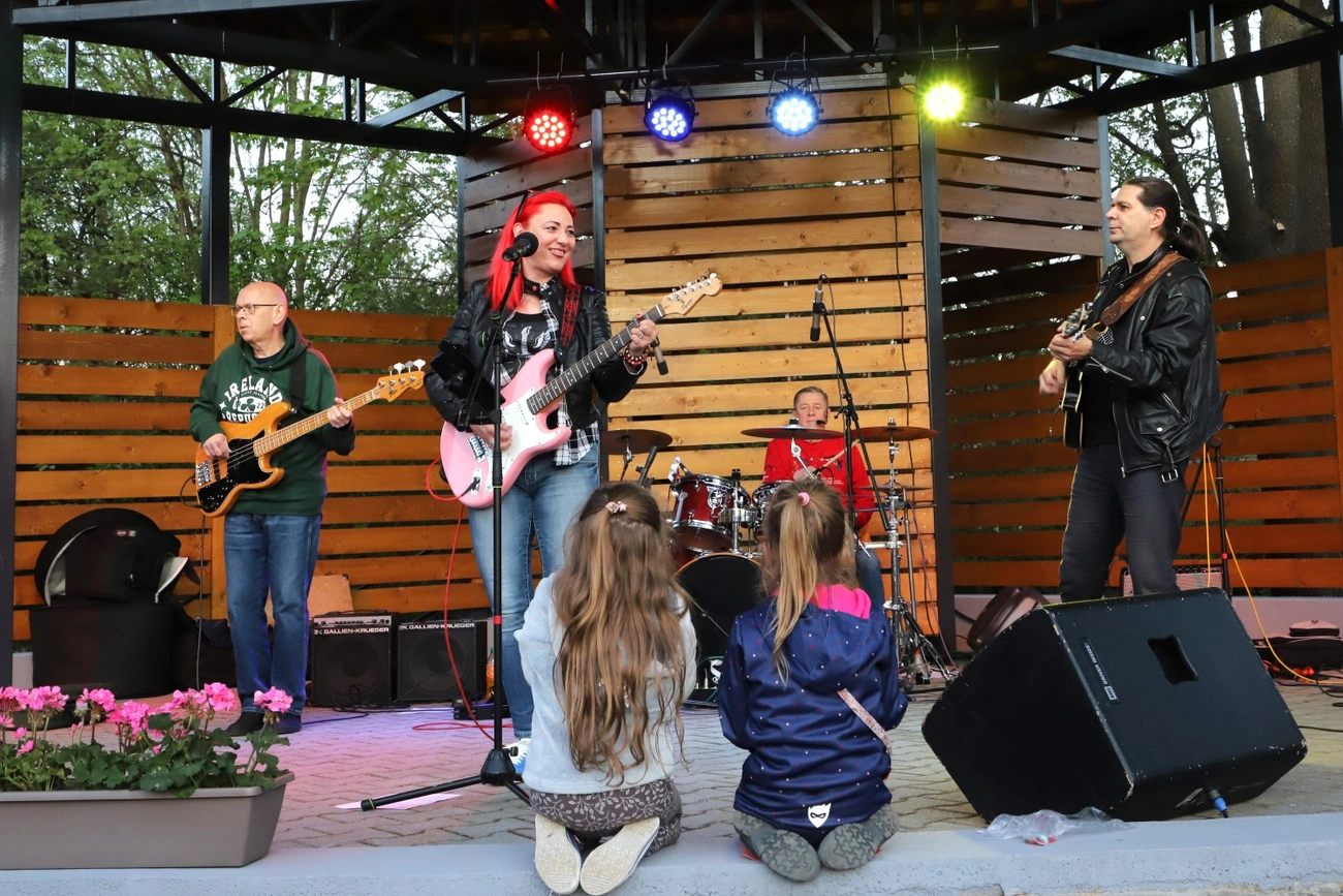 Színpad avató családi nap Görömbölyön 