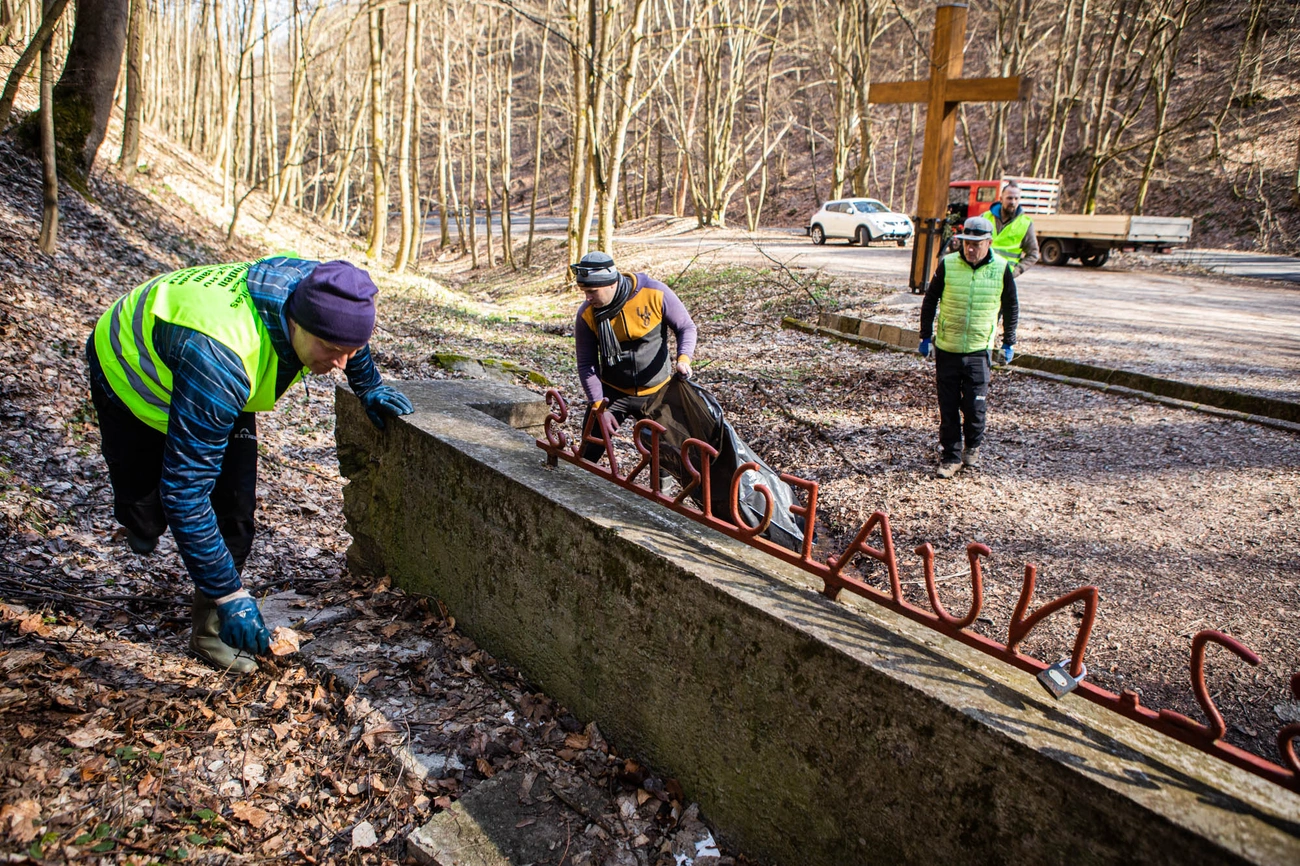 A Szinva medrét takarították városszerte 