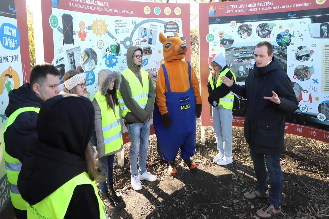 Tanösvény és szabadtéri közösségi tér átadása a MIReHuban 