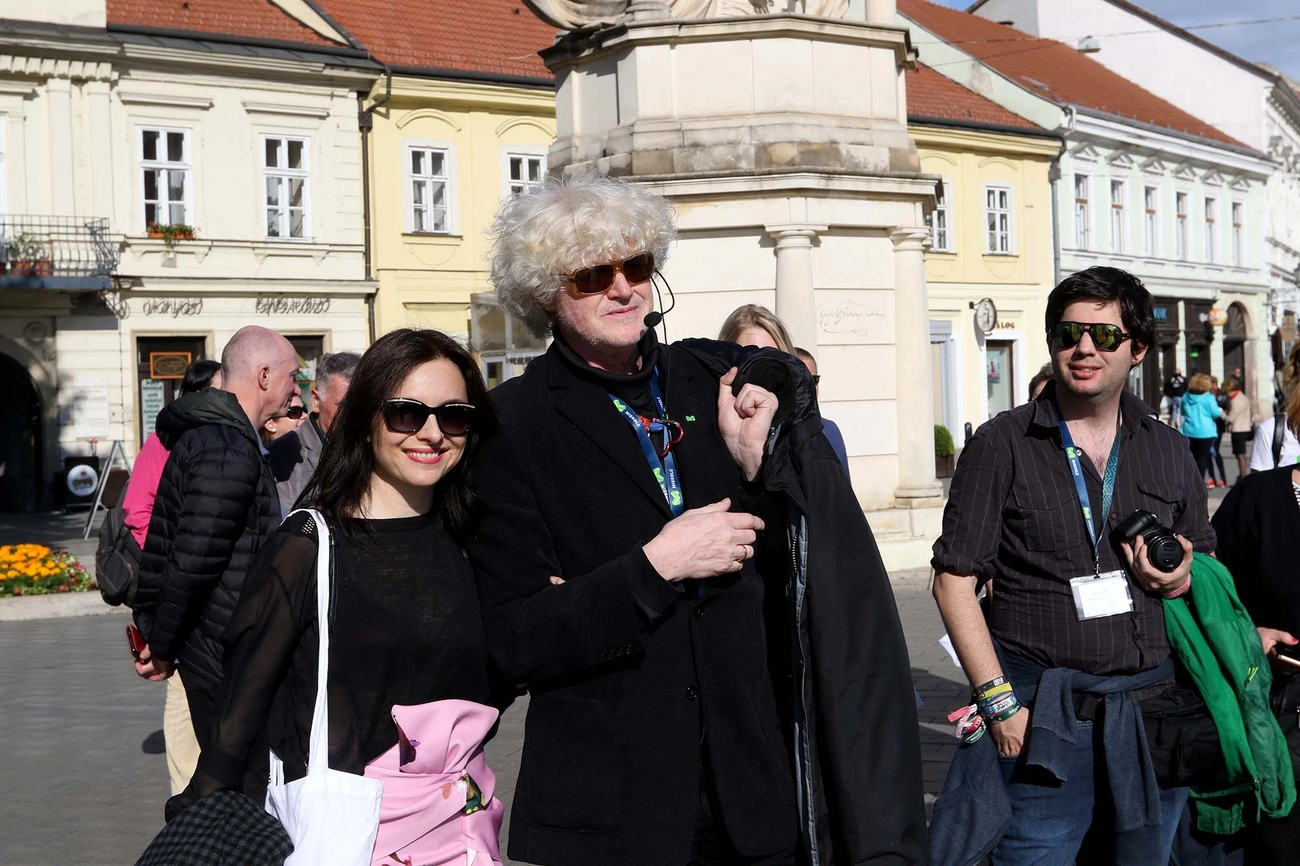 Városnézés és Borangolás Müller Péter Sziámival