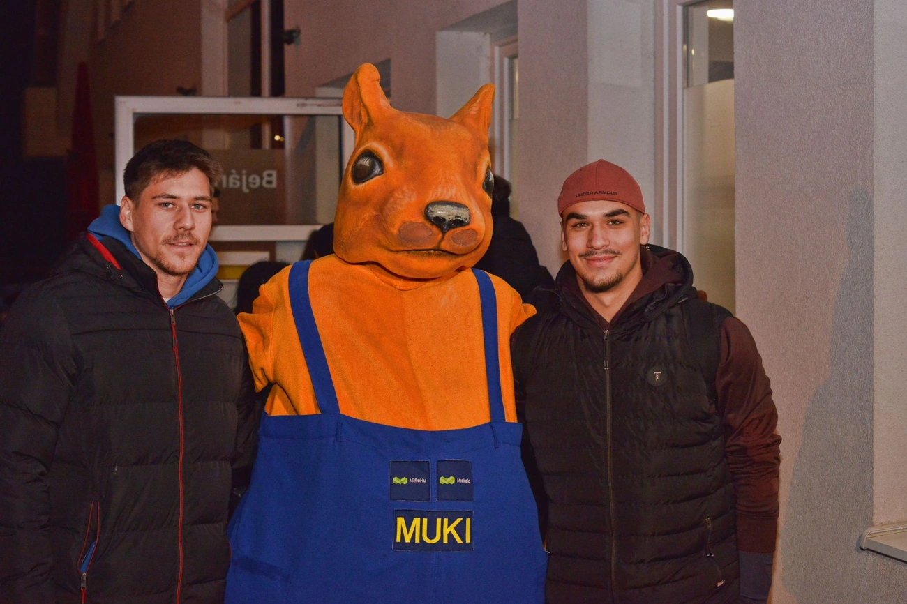 "Vidd a jégre" közönségkorcsolya